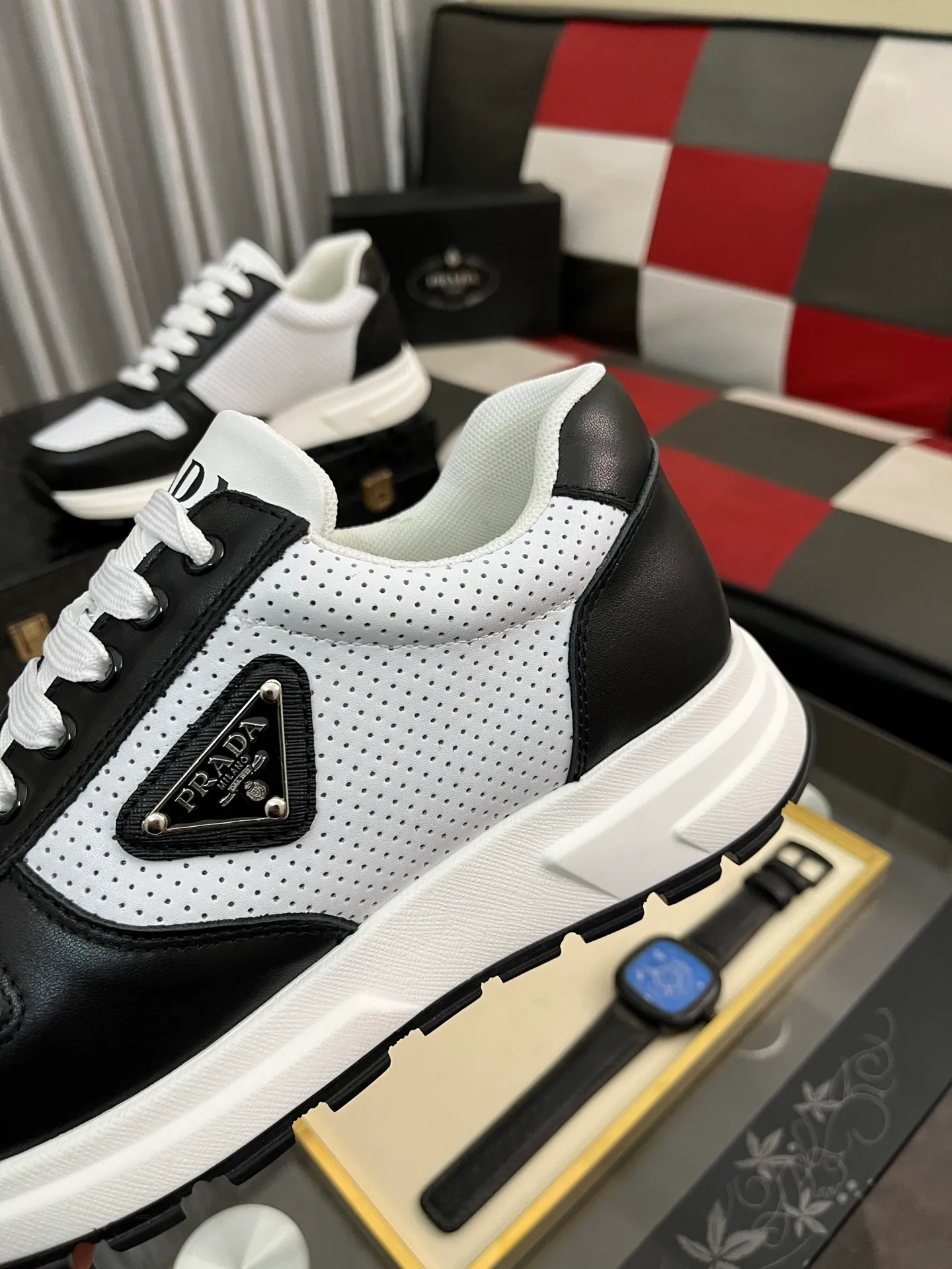 Men's shoes 💰420⌚️⌚️【PRADA】Prada - high-end quality original order 🔍🔍🔍 casual sports shoes - upper: 🔝 Nappa calfskin, brand hollow mesh hot reflective technology, tongue injection brand logo - lining: water-dyed cowhide - outsole: ultra-light TPU foam rubber; molded outsole -Ultra-high quality control and fine workmanship: highlighted (high-end, extravagance, and class) -Size: 38-443️⃣colors available